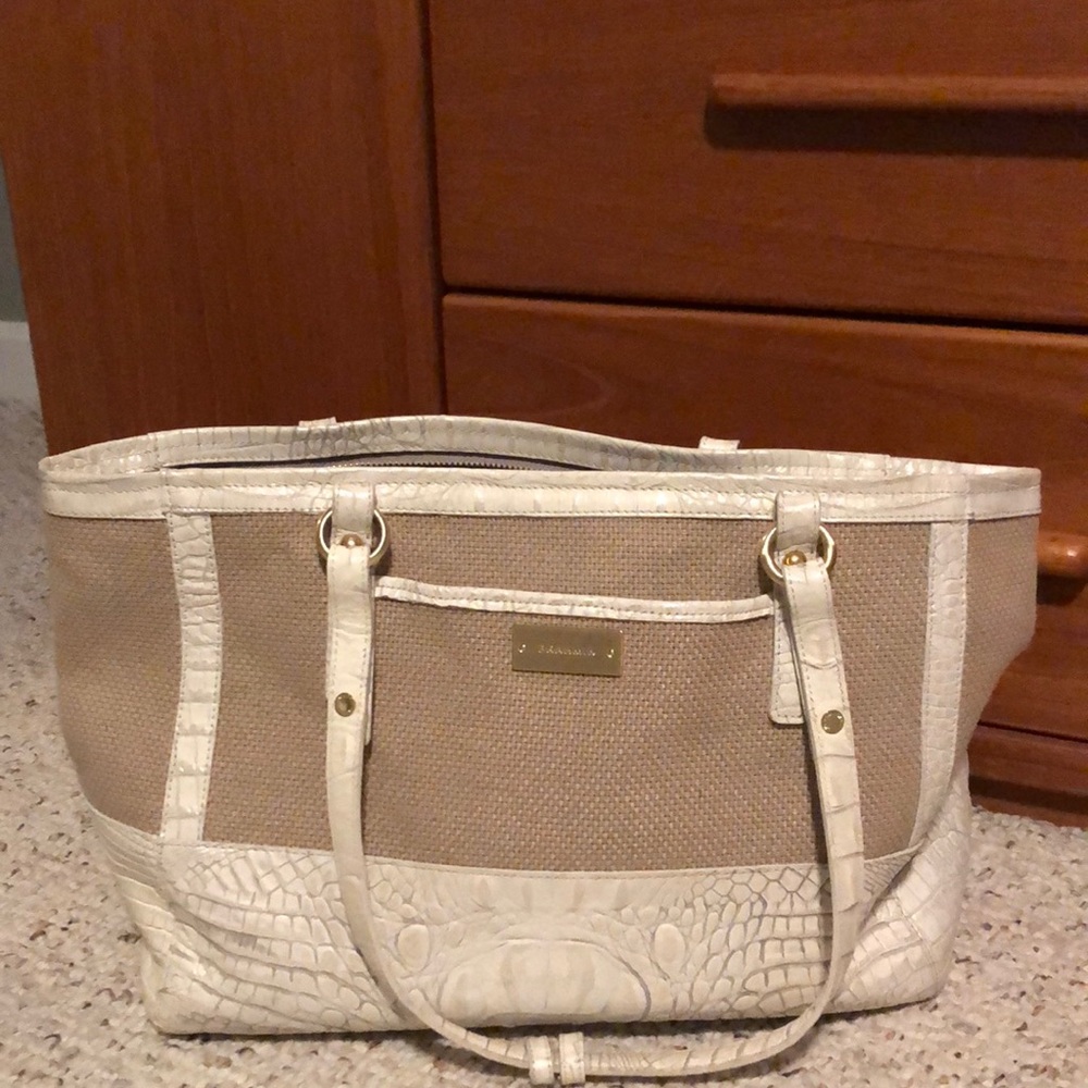 Linen Brahmin bag with matching wallet